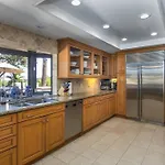 Gorgeous Villa W/Pool, Spa, B-Ball Court & View!