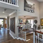 Gorgeous villa w/pool, spa, b-ball court&view!