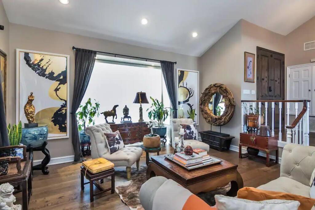 Villa Gorgeous W/pool, Spa, B-ball Court&view!