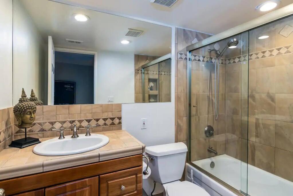 Gorgeous W/pool, Spa, B-ball Court&view! Villa *