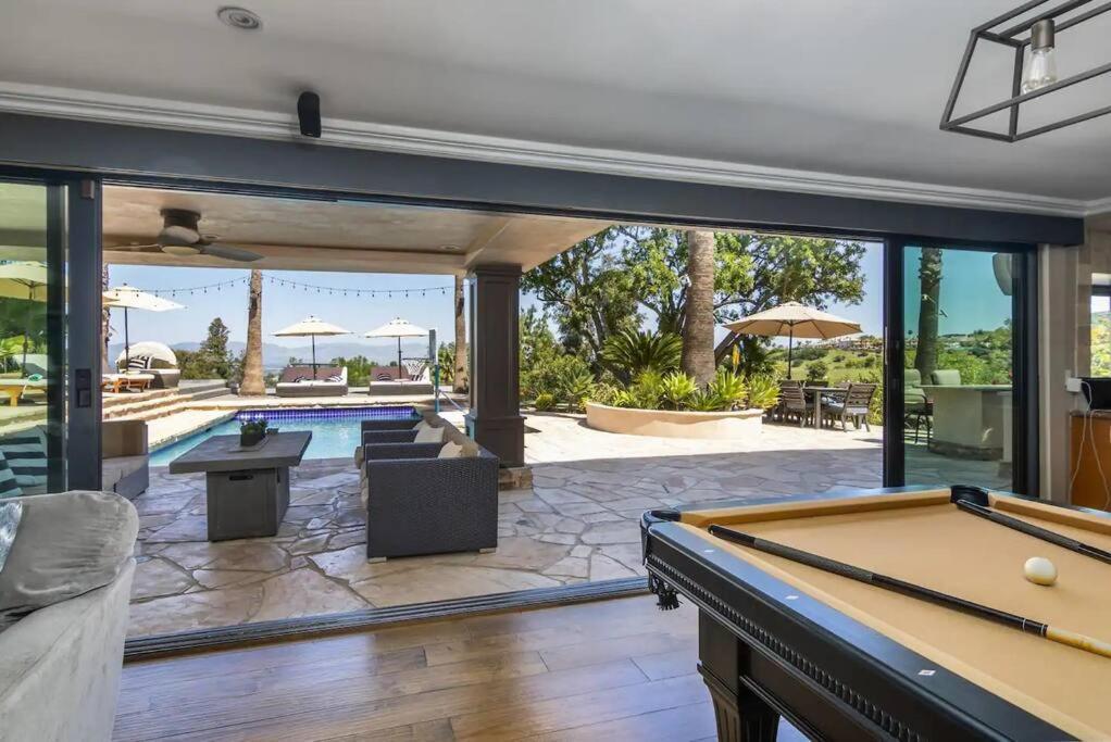 Villa Gorgeous W/pool, Spa, B-ball Court&view! Los Angeles